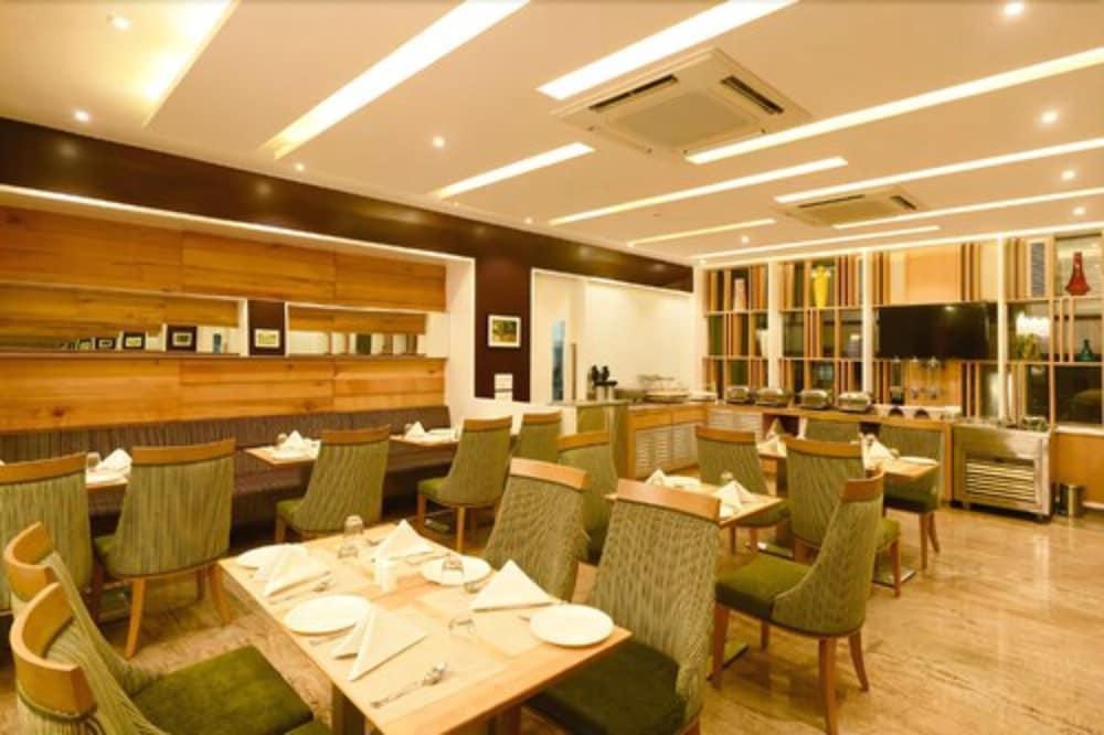 Hotel Gcc North Side Mira-Bhayandar Esterno foto