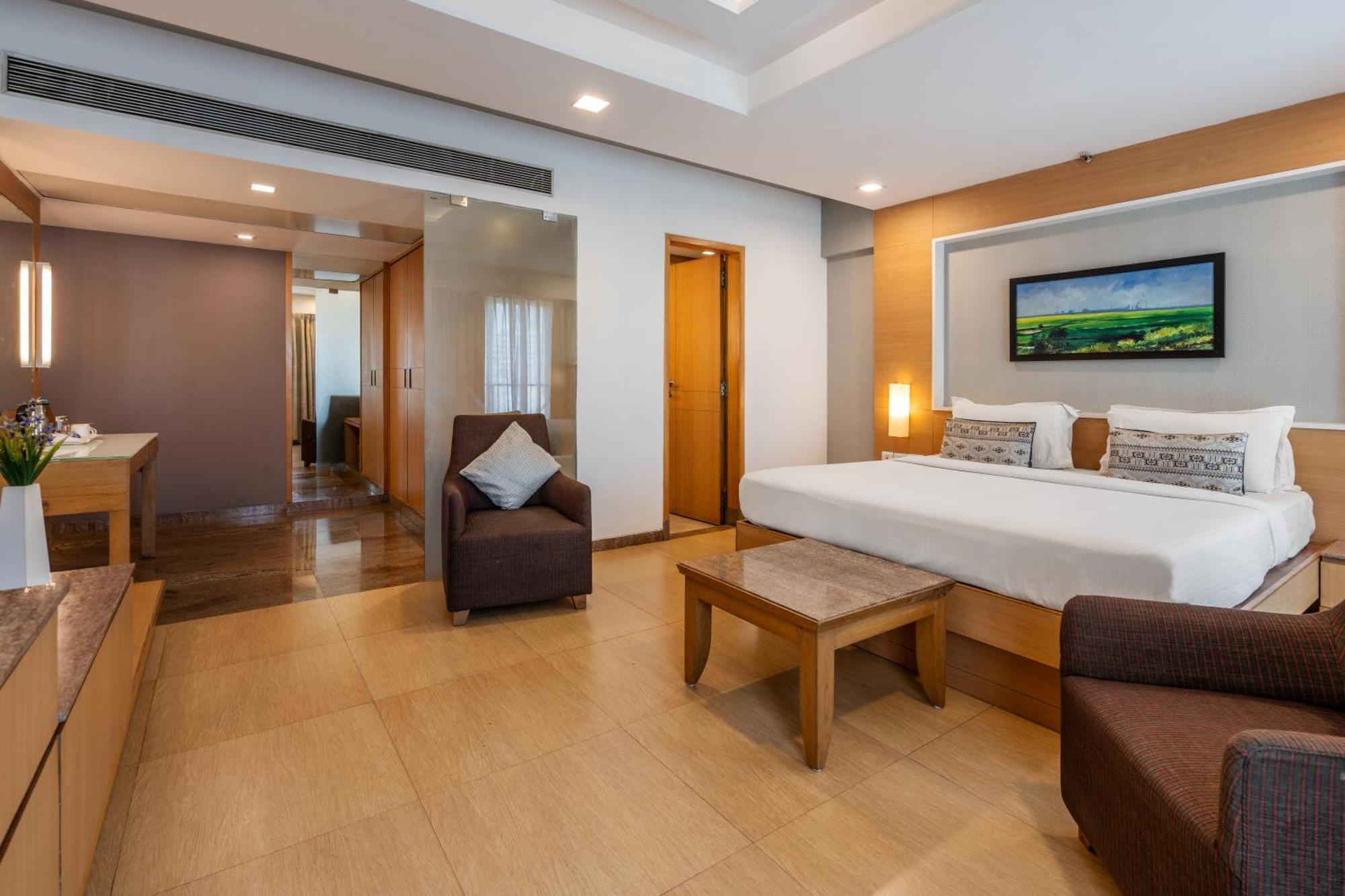 Hotel Gcc North Side Mira-Bhayandar Esterno foto