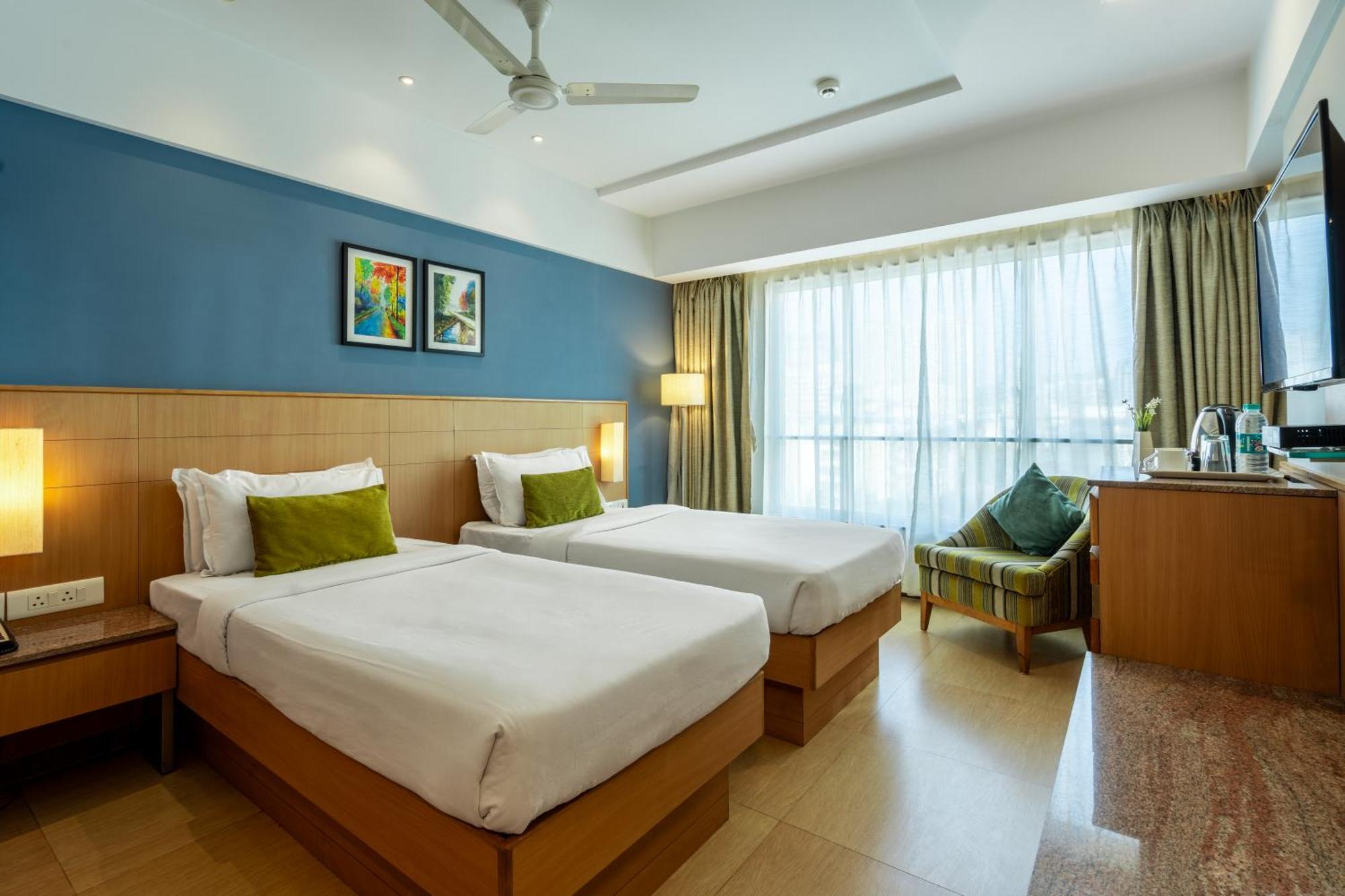 Hotel Gcc North Side Mira-Bhayandar Esterno foto